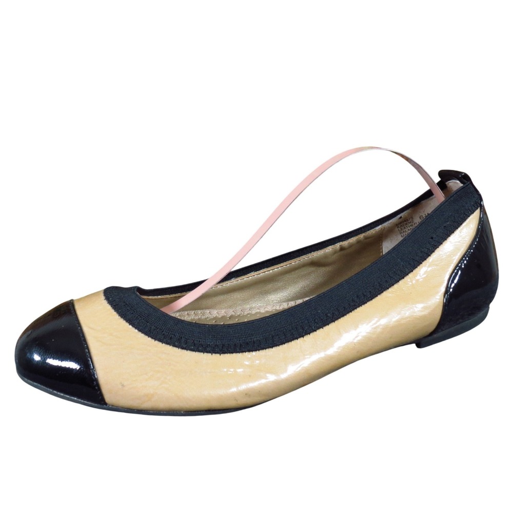 Me‎ Too Kaden2 Women Ballet Flat Size 6.5 Casual Dress Tan Black Patent Leather